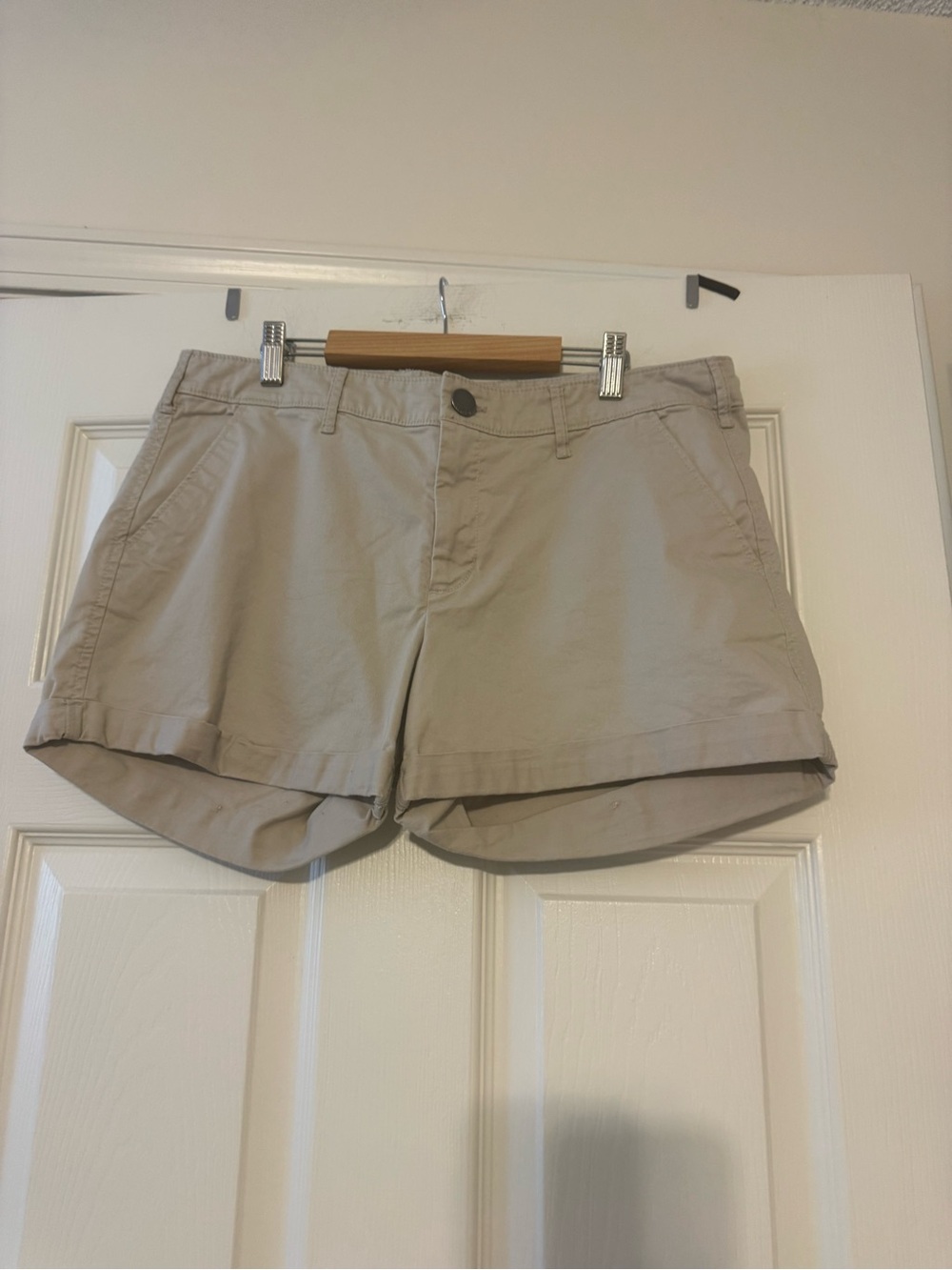 Gap 1969 - Women's Casual Khaki Chino Shorts Sz 8